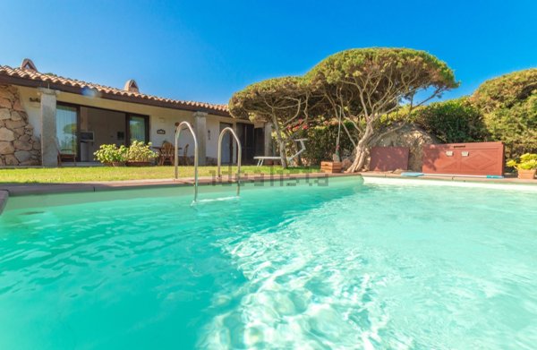 casa indipendente in vendita ad Aglientu