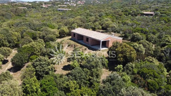 casa indipendente in vendita ad Aglientu