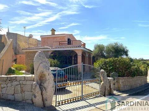 casa indipendente in vendita ad Aglientu
