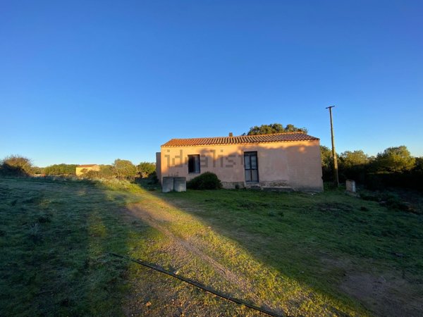 casa semindipendente in vendita ad Aglientu