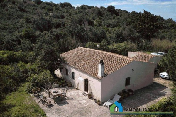 casa indipendente in vendita ad Aglientu