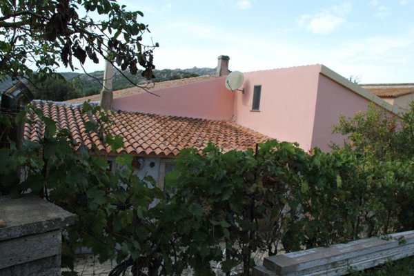 casa indipendente in vendita ad Aglientu