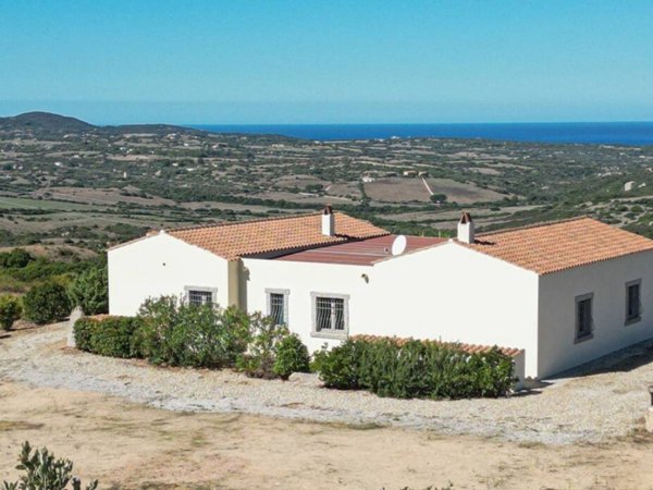casa indipendente in vendita ad Aglientu