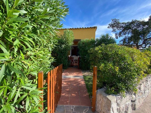 casa indipendente in vendita ad Aglientu