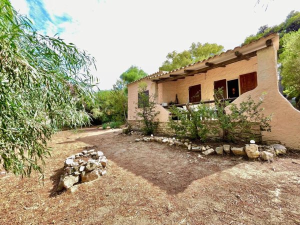 casa indipendente in vendita ad Aglientu