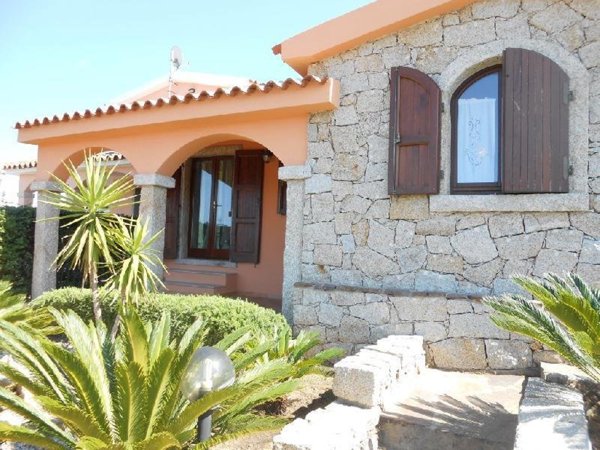 casa indipendente in vendita ad Aglientu