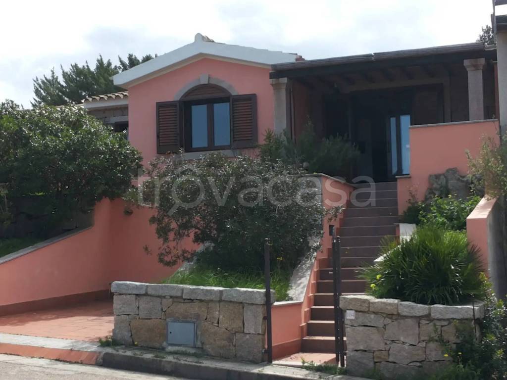 casa indipendente in vendita ad Aglientu