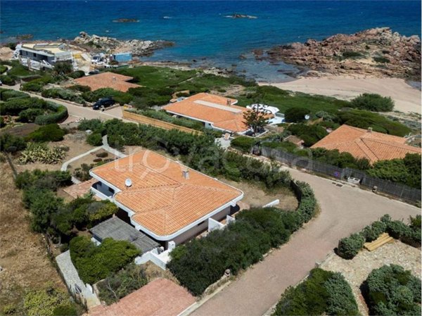casa indipendente in vendita ad Aglientu