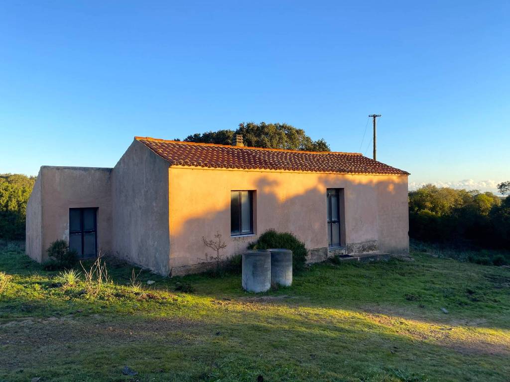 casa indipendente in vendita ad Aglientu