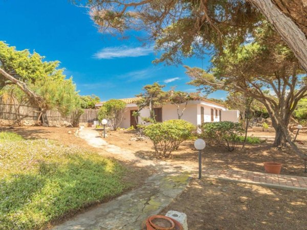 casa indipendente in vendita ad Aglientu