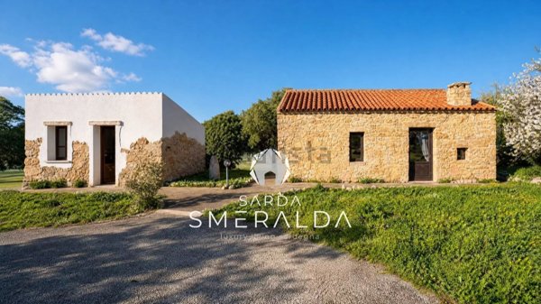 casa indipendente in vendita ad Aglientu