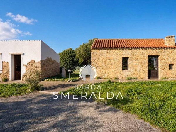 casa indipendente in vendita ad Aglientu