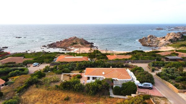 casa indipendente in vendita ad Aglientu
