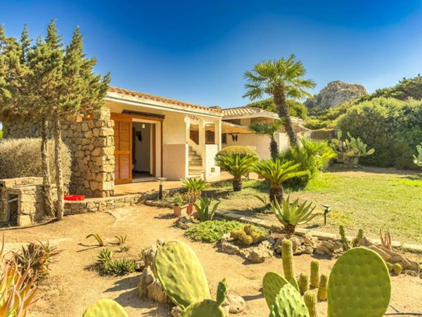 casa indipendente in vendita ad Aglientu