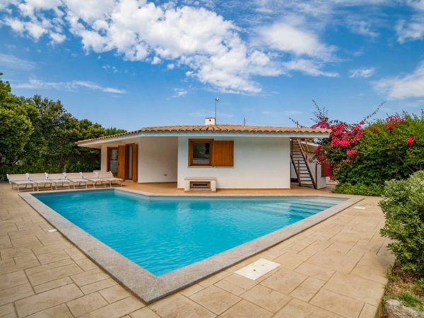 casa indipendente in vendita ad Aglientu