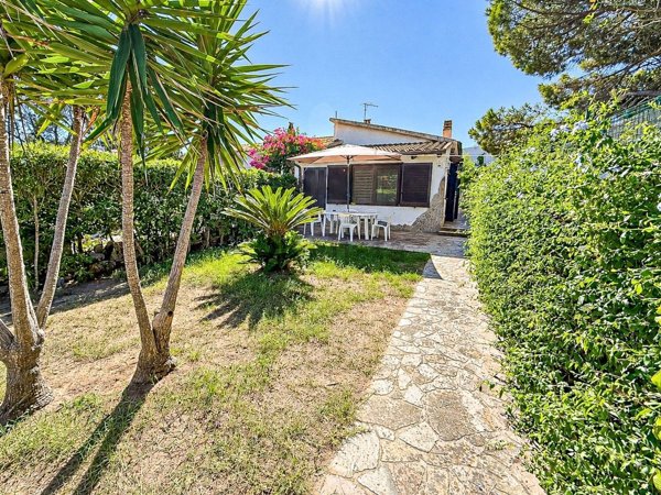 casa indipendente in vendita ad Aglientu