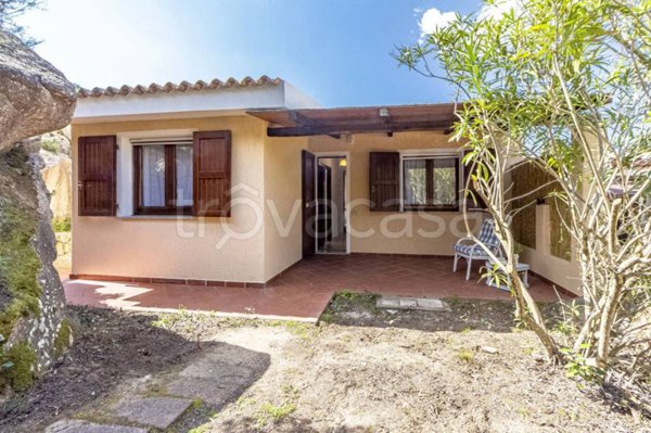 casa indipendente in vendita ad Aglientu