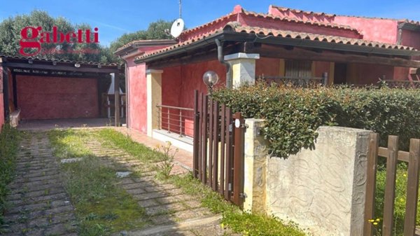casa indipendente in vendita a Santa Teresa Gallura