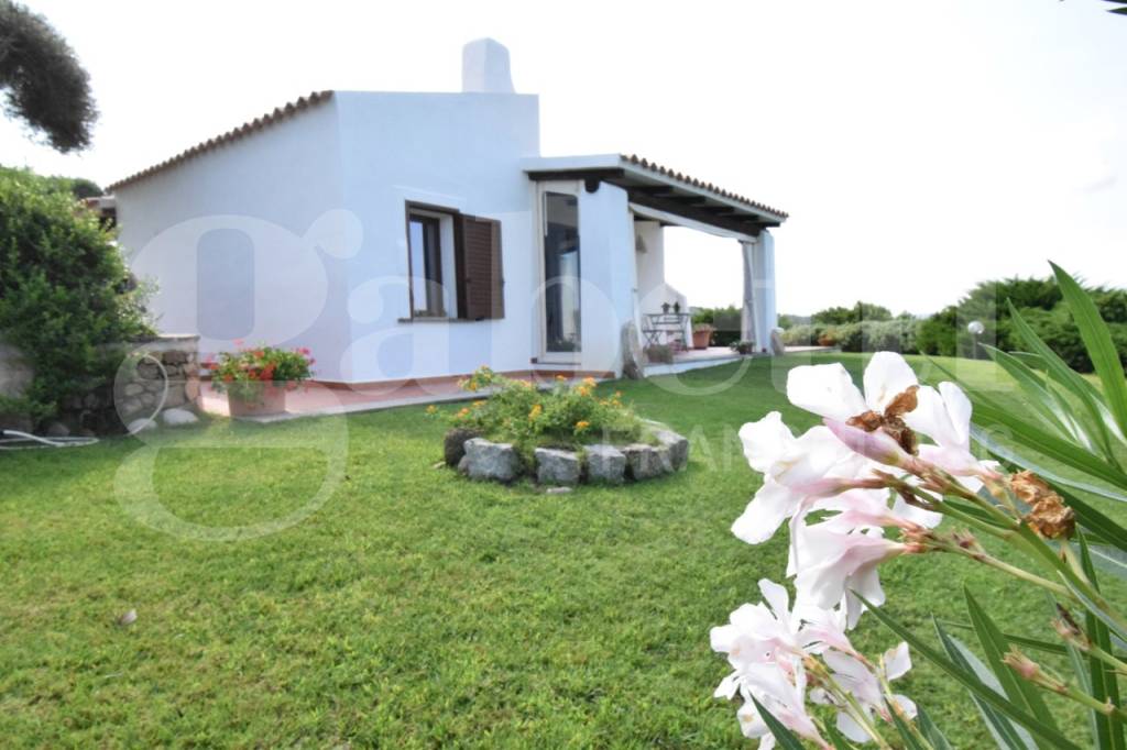 casa indipendente in vendita a Santa Teresa Gallura