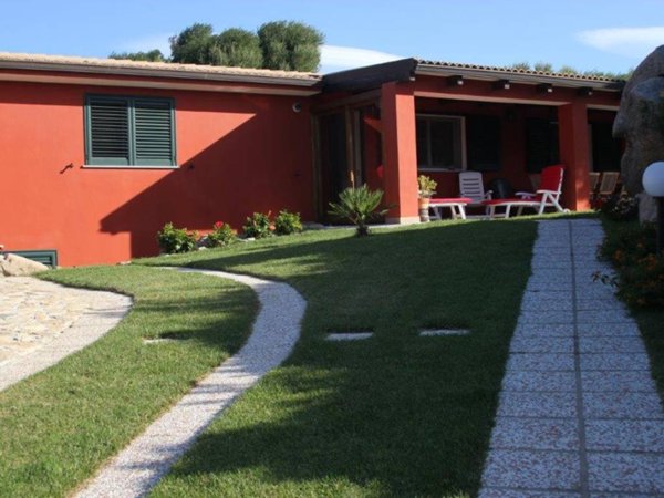 casa indipendente in vendita a Santa Teresa Gallura