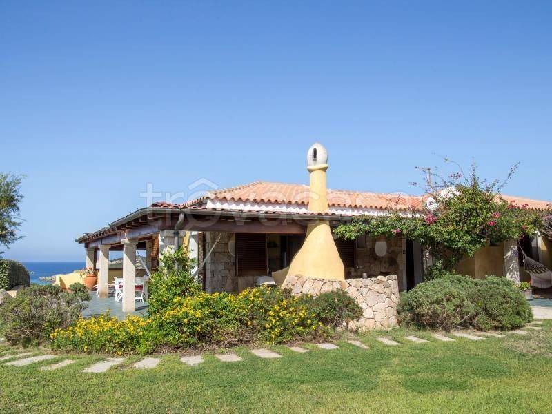 casa indipendente in vendita a Santa Teresa Gallura