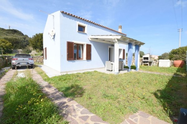 casa indipendente in vendita a Santa Teresa Gallura