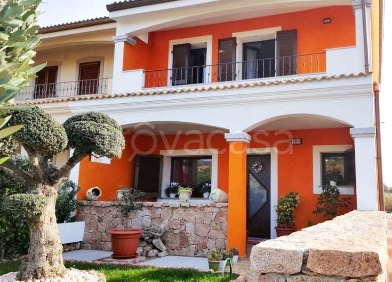 casa indipendente in vendita a Santa Teresa Gallura