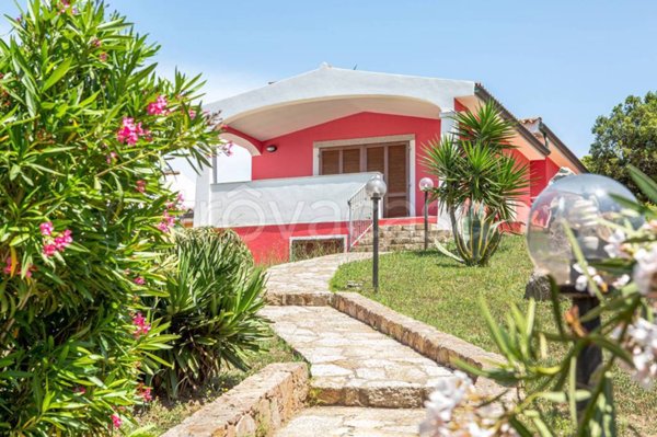 casa indipendente in vendita a Santa Teresa Gallura