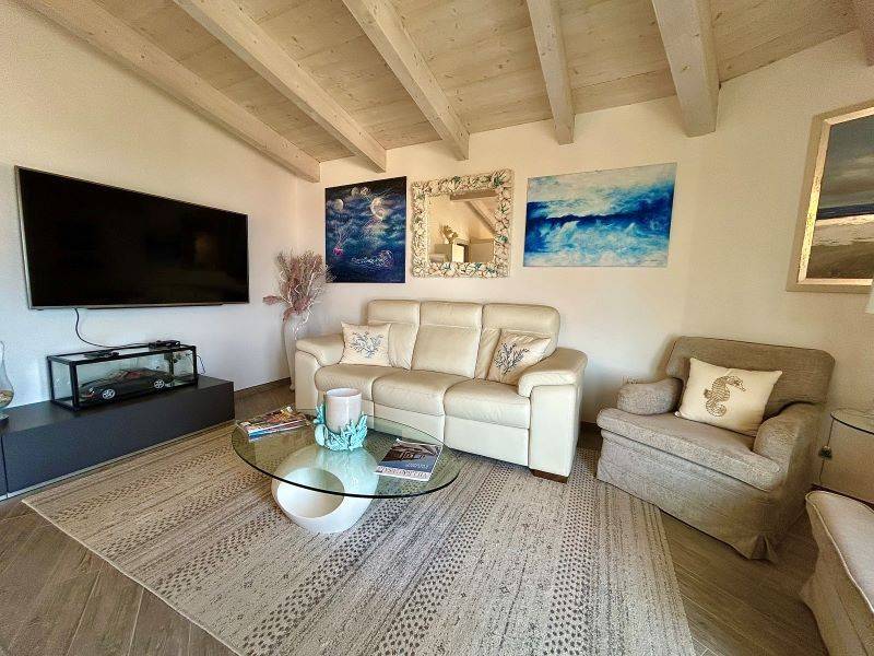 casa indipendente in vendita a Santa Teresa Gallura