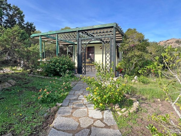 casa indipendente in vendita a Santa Teresa Gallura