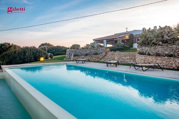 casa indipendente in vendita a Santa Teresa Gallura