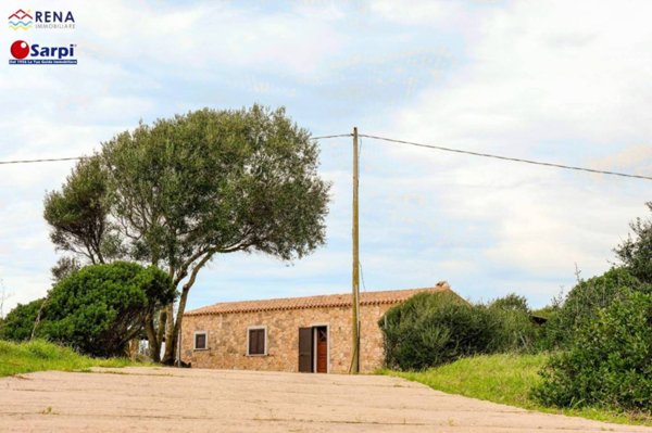 casa indipendente in vendita a Santa Teresa Gallura