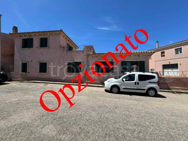 casa indipendente in vendita a Santa Teresa Gallura