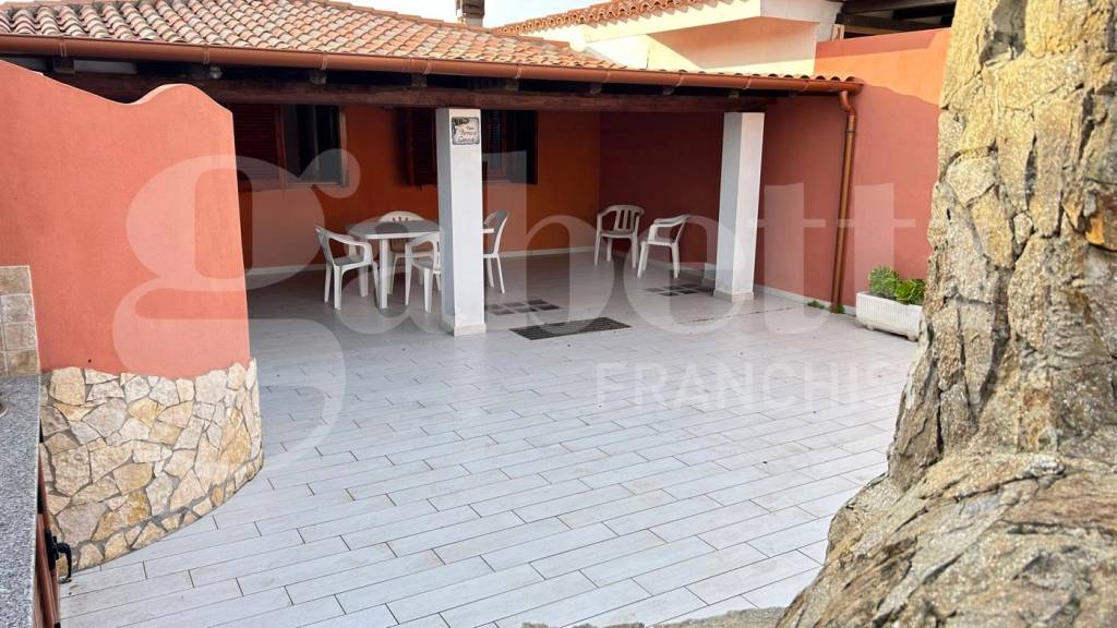 casa indipendente in vendita a Santa Teresa Gallura