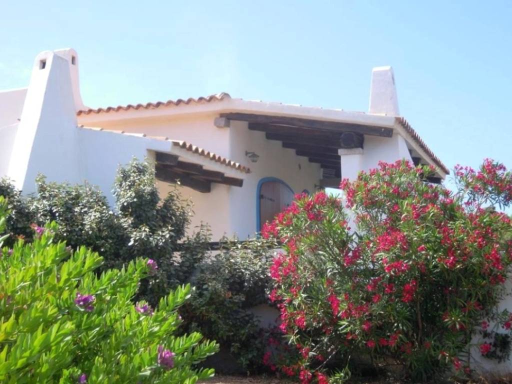 casa indipendente in vendita a Santa Teresa Gallura