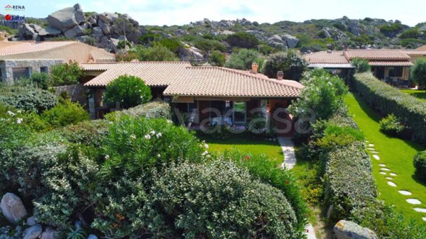 casa indipendente in vendita a Santa Teresa Gallura