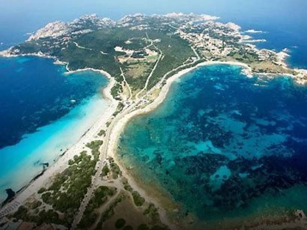 casa indipendente in vendita a Santa Teresa Gallura