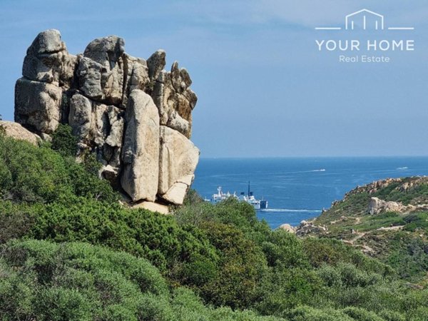 casa indipendente in vendita a Santa Teresa Gallura