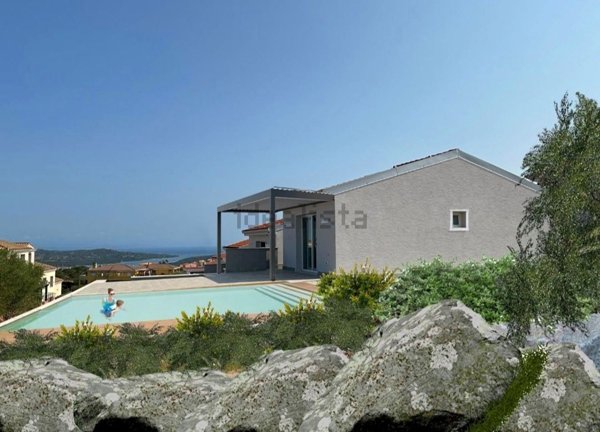 casa indipendente in vendita a Santa Teresa Gallura