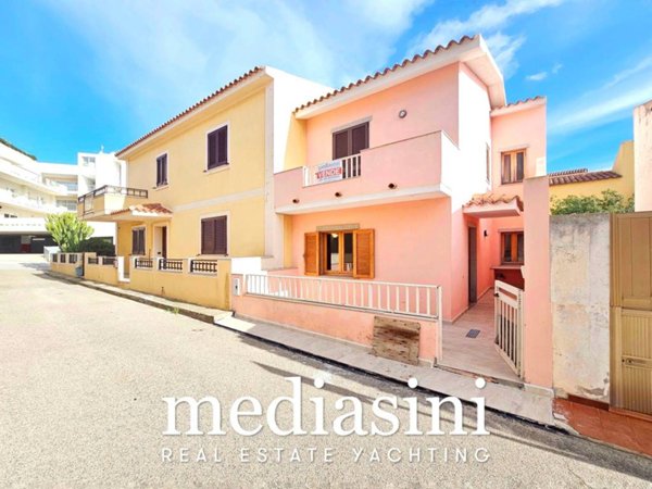 casa indipendente in vendita a Santa Teresa Gallura