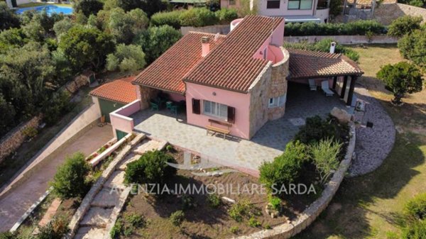 casa indipendente in vendita a Santa Teresa Gallura