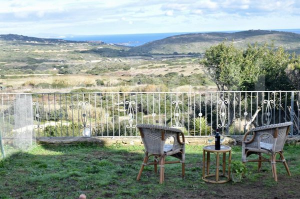 casa indipendente in vendita a Santa Teresa Gallura