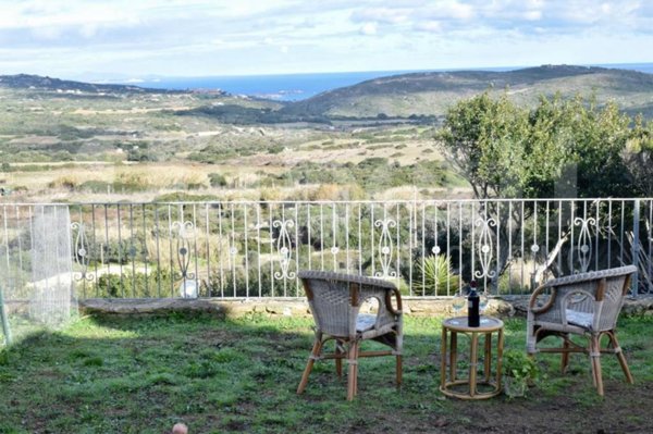 casa indipendente in vendita a Santa Teresa Gallura
