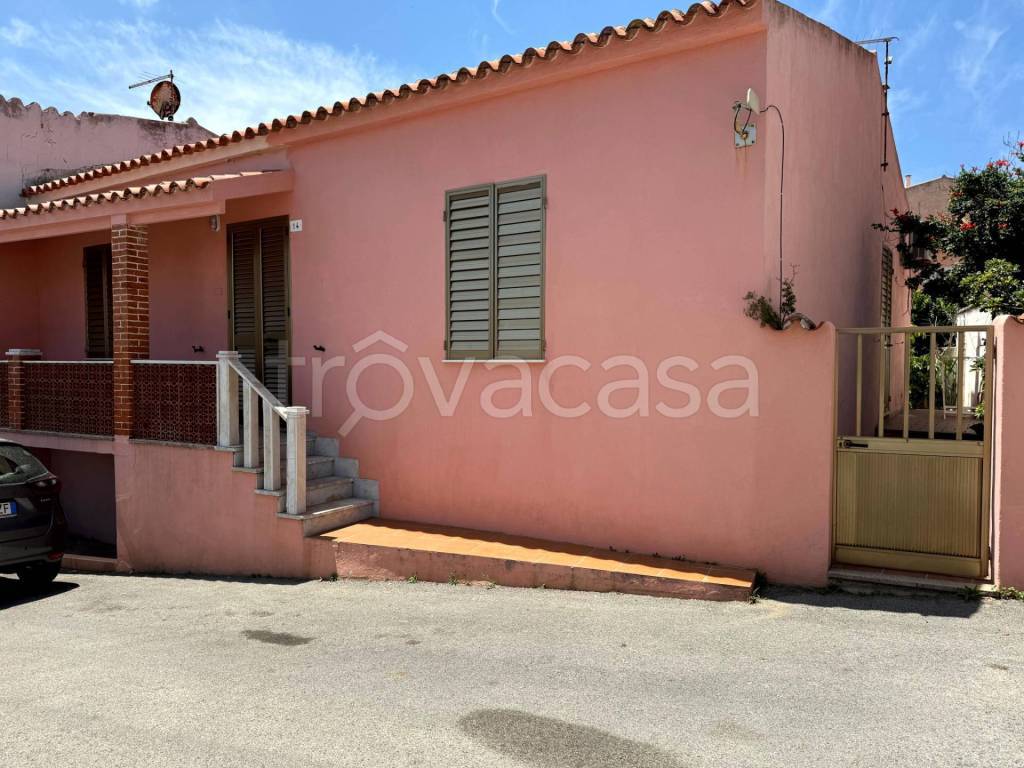 casa indipendente in vendita a Santa Teresa Gallura