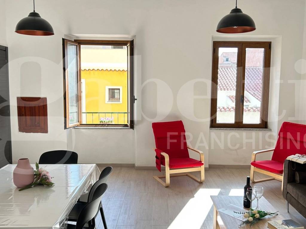 casa indipendente in vendita a Santa Teresa Gallura