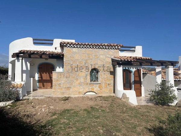 casa indipendente in vendita a Santa Teresa Gallura