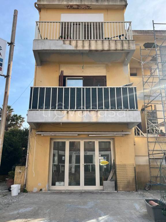 negozio in vendita a Santa Teresa Gallura