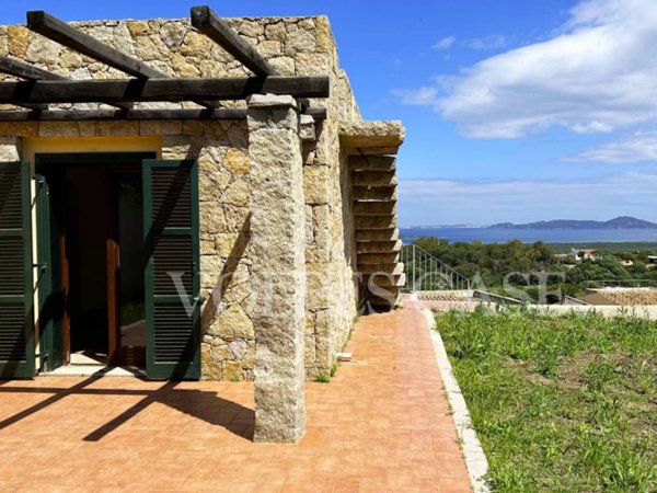 casa indipendente in vendita a Santa Teresa Gallura