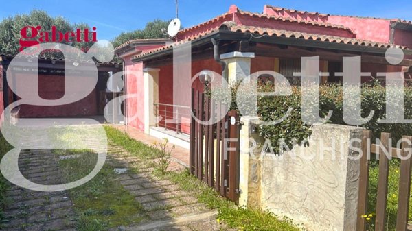 casa indipendente in vendita a Santa Teresa Gallura