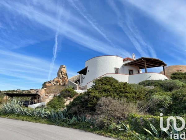 casa indipendente in vendita a Santa Teresa Gallura